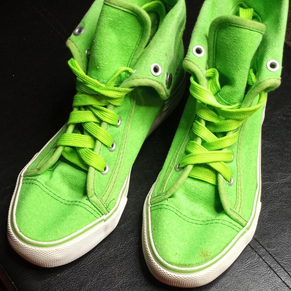 Green apple bottoms sneakers
